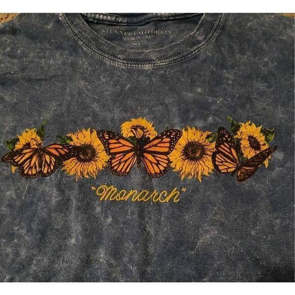 Stunner California Blue Acid Wash Monarch Butterfly Sunflower Short Sleeve Crop - Picture 3 of 6